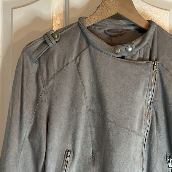 BlankNYC | Vapor Gray Faux Suede Asymmetrical Moto Bomber Jacket Size Medium - Picture 5 of 11